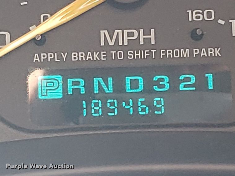 image for item DP7913 2001 Chevrolet Suburban  SUV