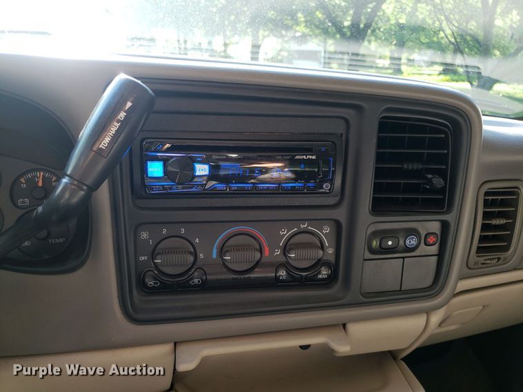 image for item DP7913 2001 Chevrolet Suburban  SUV