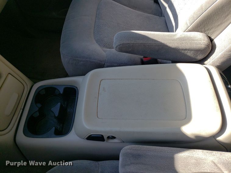 image for item DP7913 2001 Chevrolet Suburban  SUV