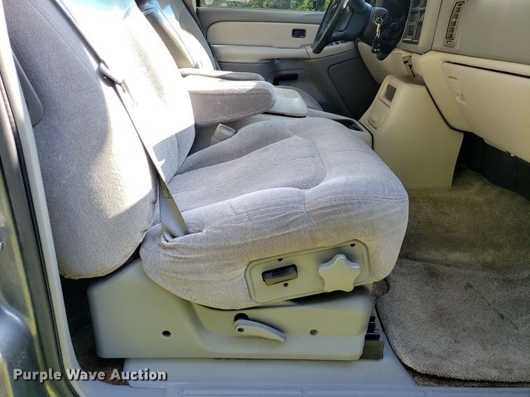 image for item DP7913 2001 Chevrolet Suburban  SUV