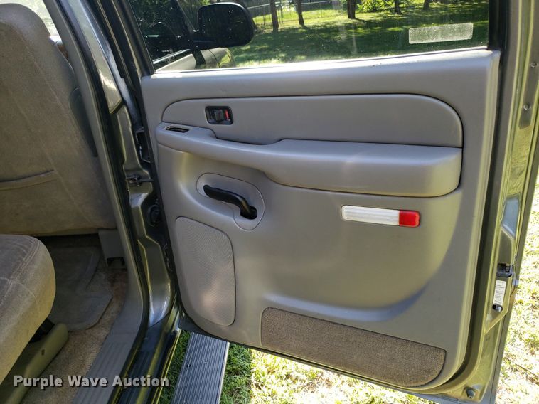 image for item DP7913 2001 Chevrolet Suburban  SUV