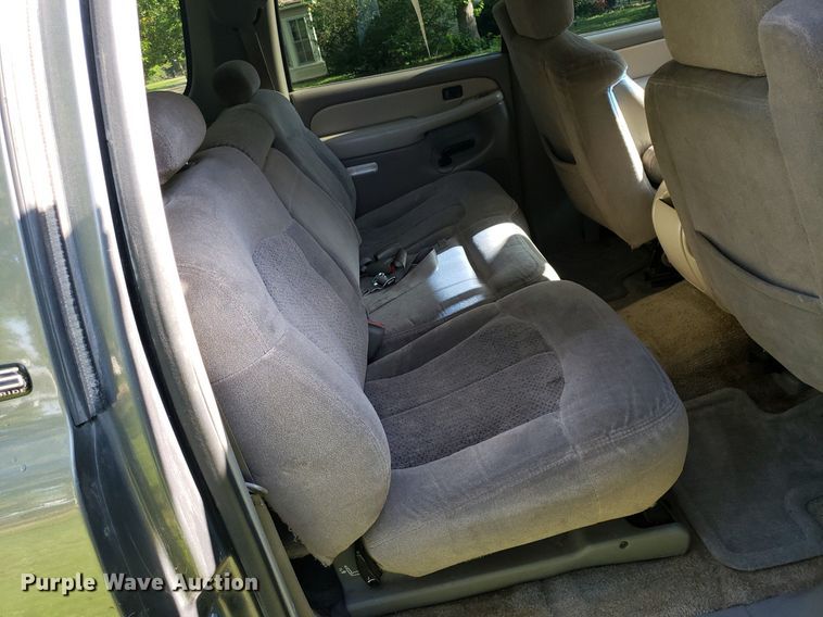 image for item DP7913 2001 Chevrolet Suburban  SUV