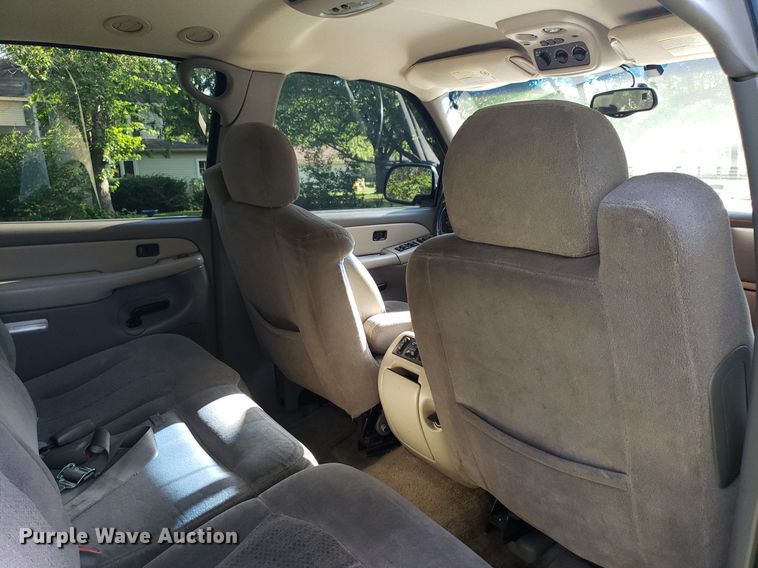 image for item DP7913 2001 Chevrolet Suburban  SUV