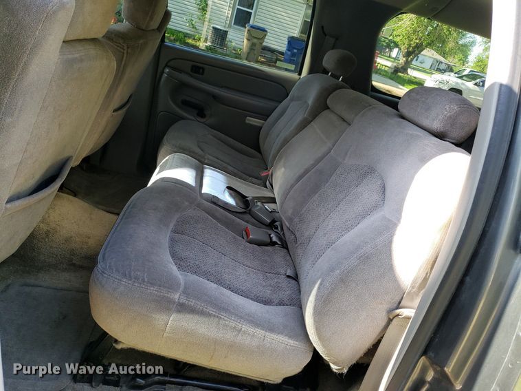 image for item DP7913 2001 Chevrolet Suburban  SUV