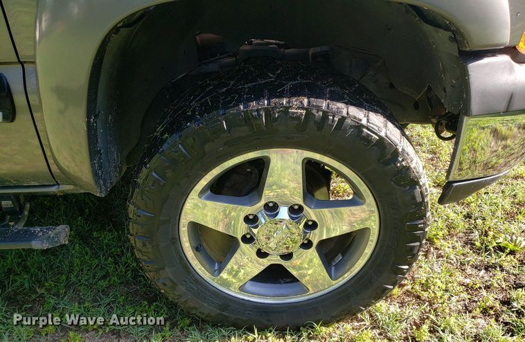 image for item DP7913 2001 Chevrolet Suburban  SUV