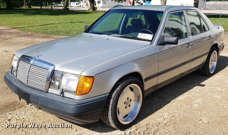 image for item DP7920 1986 Mercedes Benz 300E