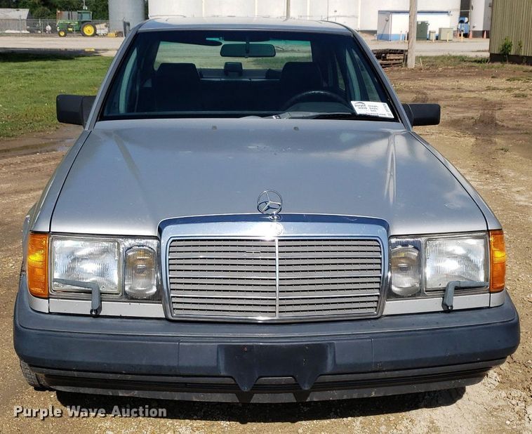 image for item DP7920 1986 Mercedes Benz 300E