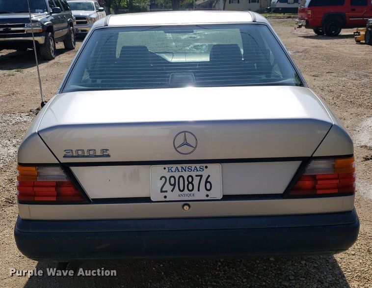 image for item DP7920 1986 Mercedes Benz 300E