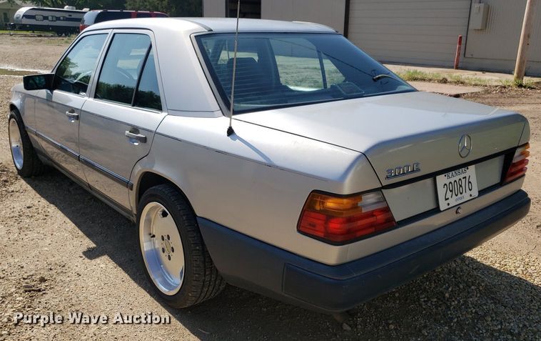 image for item DP7920 1986 Mercedes Benz 300E