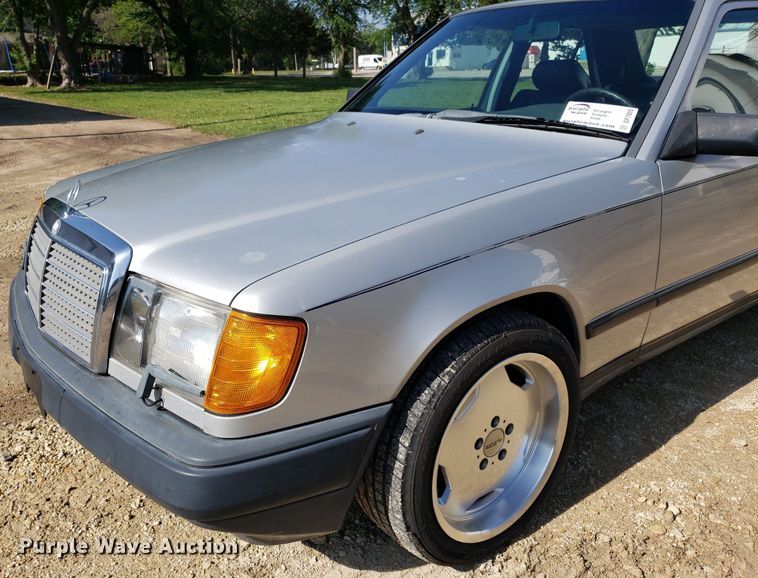 image for item DP7920 1986 Mercedes Benz 300E