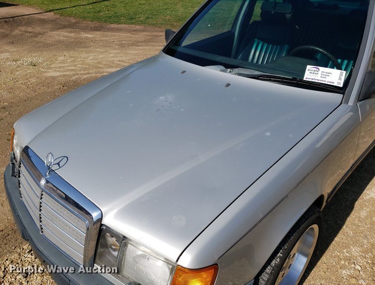 image for item DP7920 1986 Mercedes Benz 300E