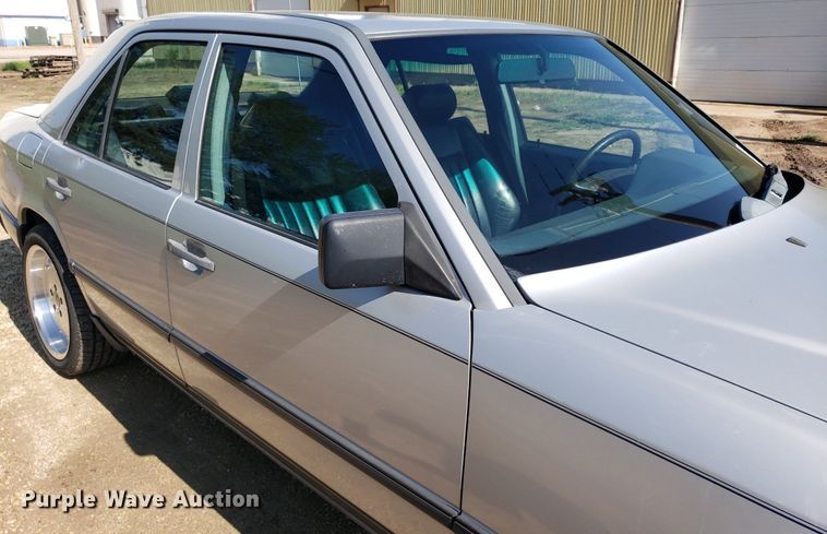 image for item DP7920 1986 Mercedes Benz 300E