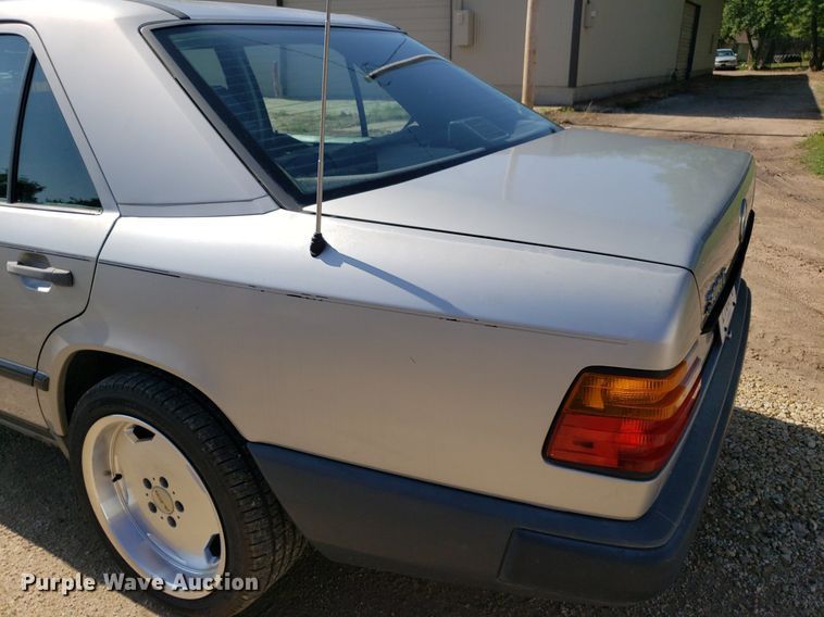 image for item DP7920 1986 Mercedes Benz 300E