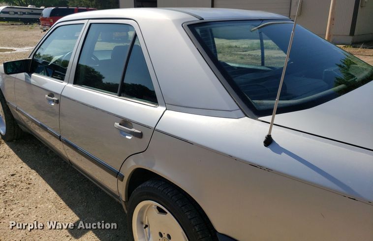 image for item DP7920 1986 Mercedes Benz 300E