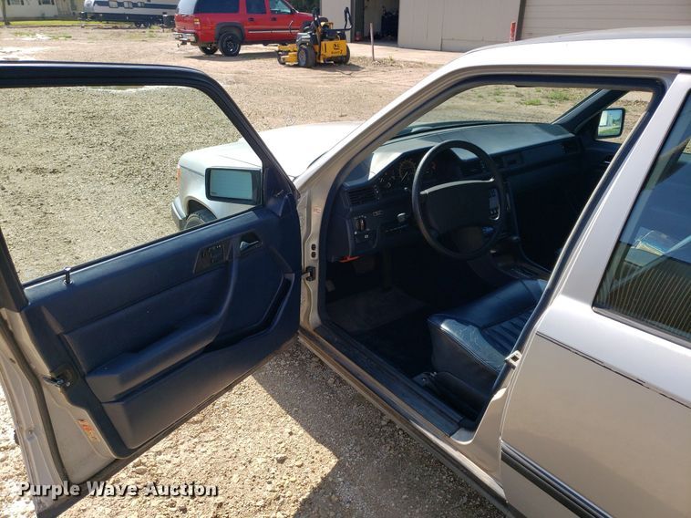 image for item DP7920 1986 Mercedes Benz 300E