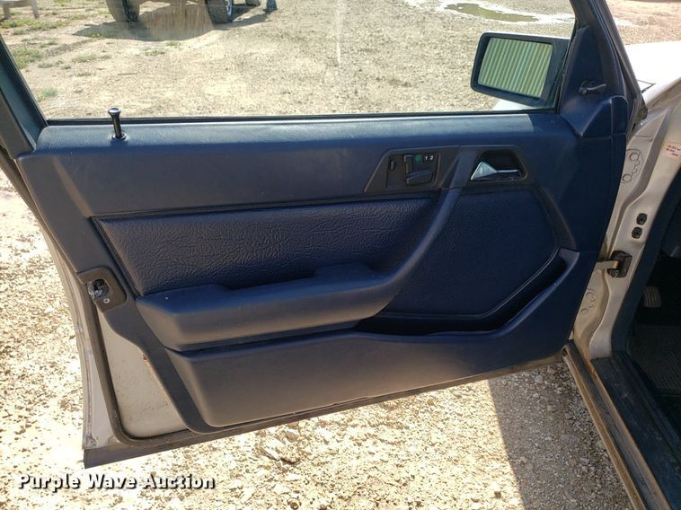 image for item DP7920 1986 Mercedes Benz 300E