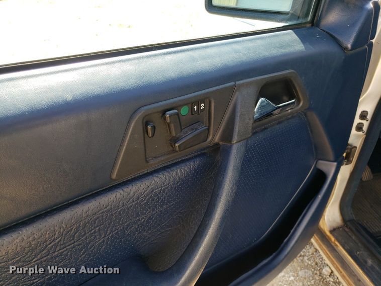 image for item DP7920 1986 Mercedes Benz 300E