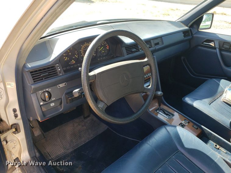 image for item DP7920 1986 Mercedes Benz 300E