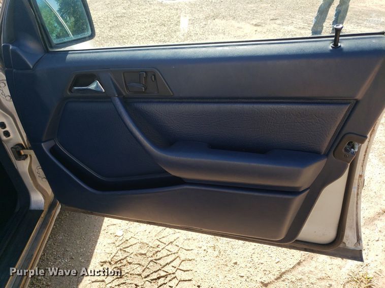 image for item DP7920 1986 Mercedes Benz 300E