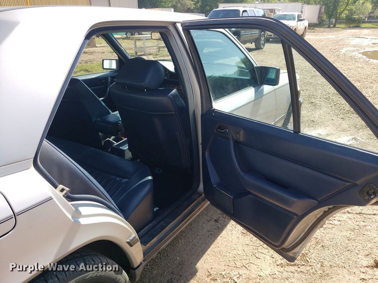 image for item DP7920 1986 Mercedes Benz 300E