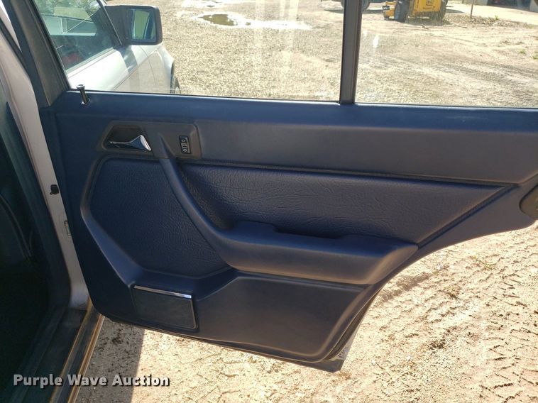 image for item DP7920 1986 Mercedes Benz 300E