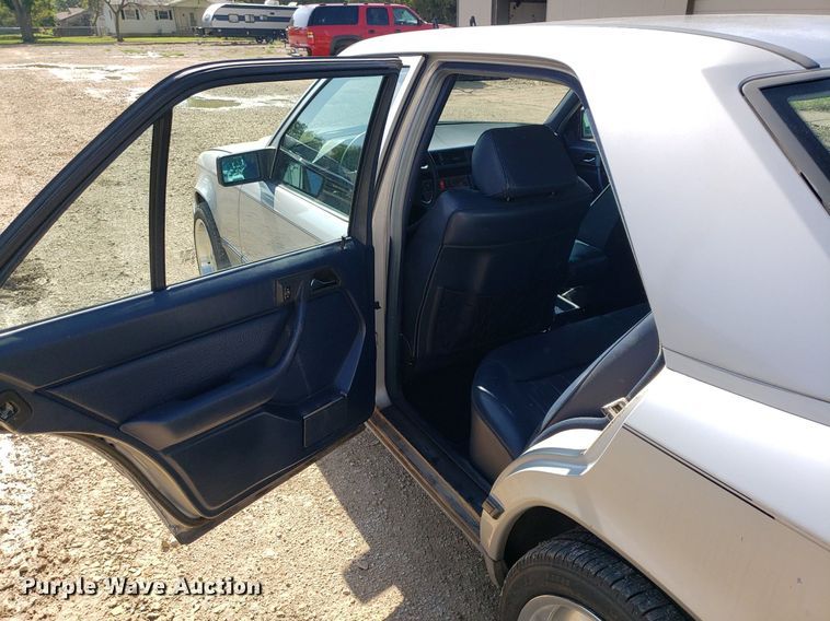 image for item DP7920 1986 Mercedes Benz 300E