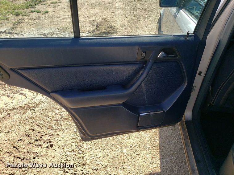 image for item DP7920 1986 Mercedes Benz 300E