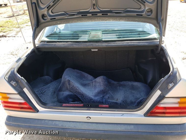 image for item DP7920 1986 Mercedes Benz 300E