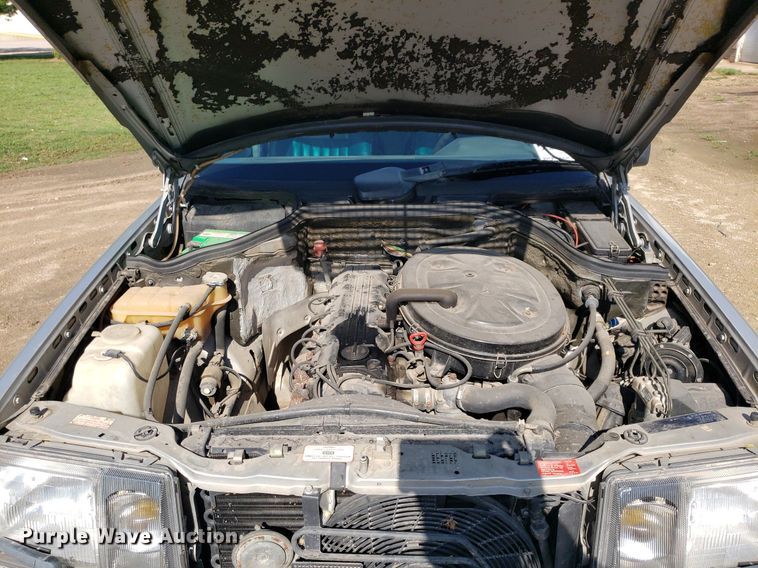 image for item DP7920 1986 Mercedes Benz 300E