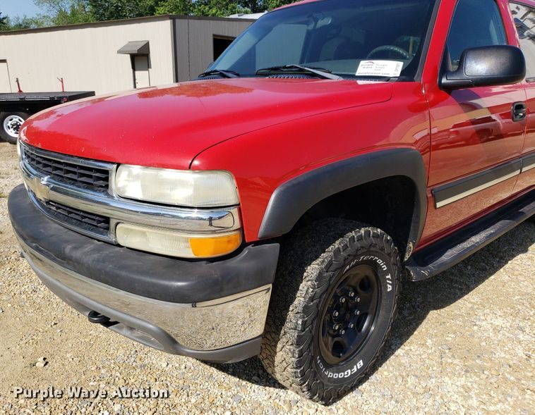 image for item DP7921 2004 Chevrolet Suburban  SUV