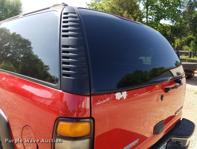 image for item DP7921 2004 Chevrolet Suburban  SUV