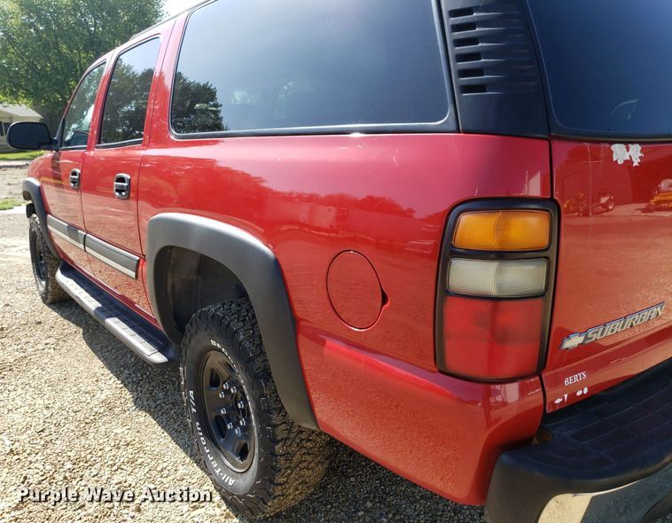 image for item DP7921 2004 Chevrolet Suburban  SUV