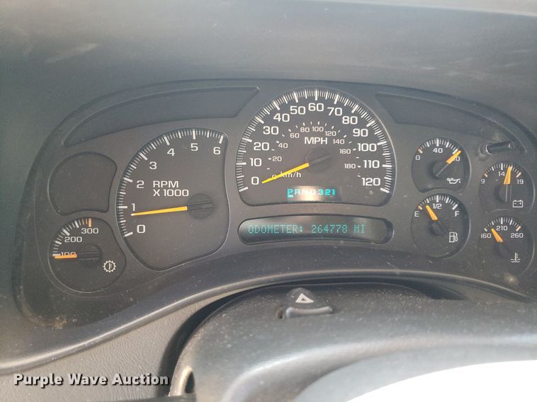 image for item DP7921 2004 Chevrolet Suburban  SUV