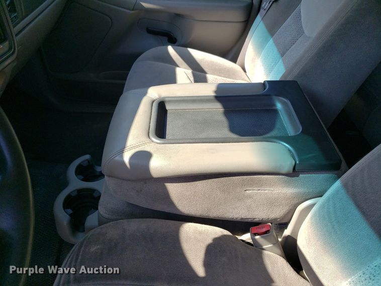 image for item DP7921 2004 Chevrolet Suburban  SUV