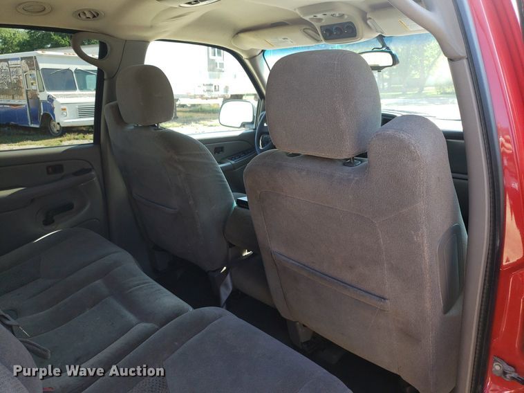 image for item DP7921 2004 Chevrolet Suburban  SUV