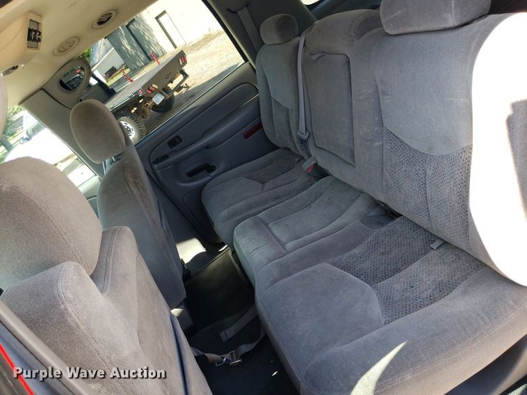 image for item DP7921 2004 Chevrolet Suburban  SUV