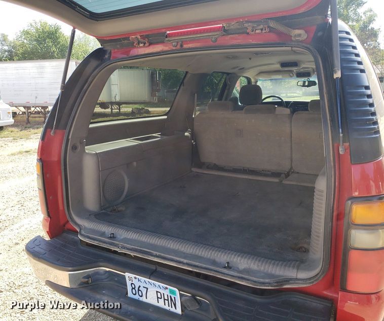 image for item DP7921 2004 Chevrolet Suburban  SUV