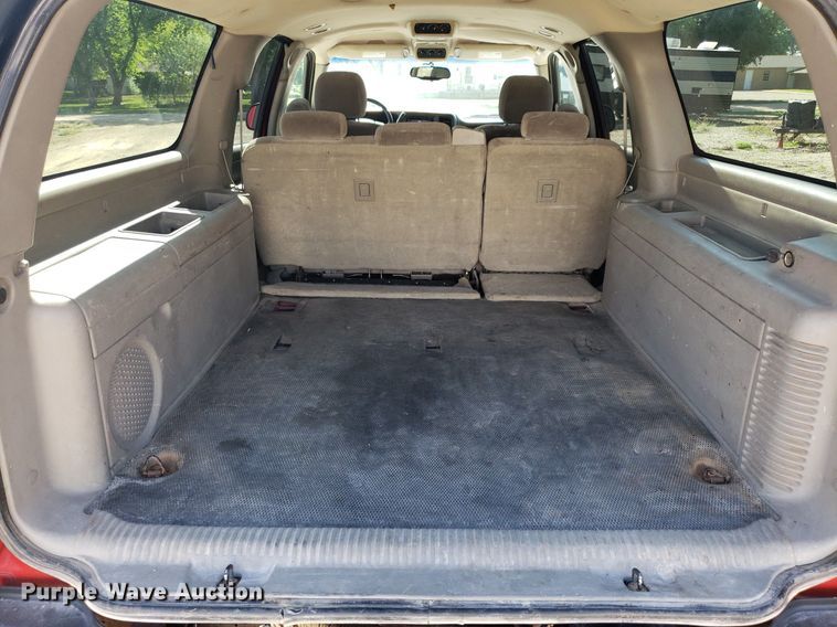 image for item DP7921 2004 Chevrolet Suburban  SUV