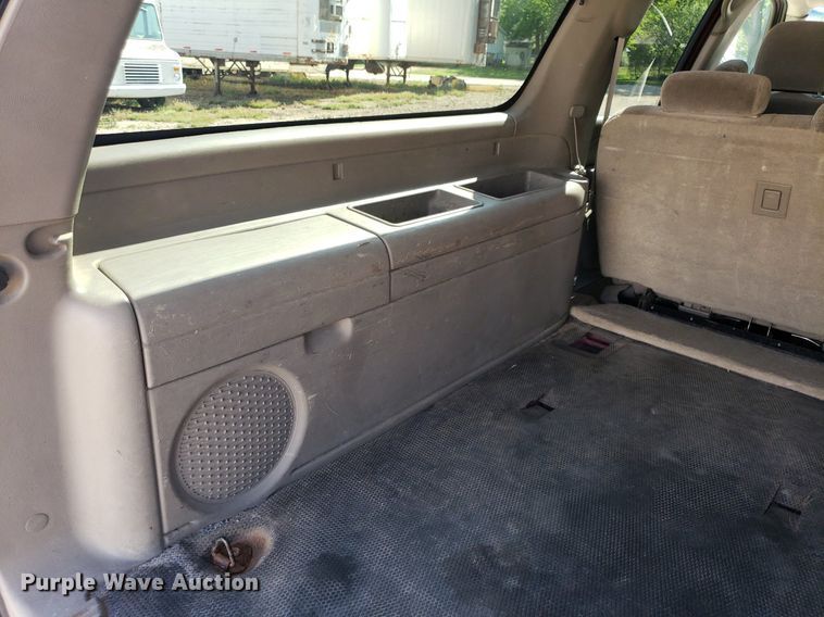 image for item DP7921 2004 Chevrolet Suburban  SUV