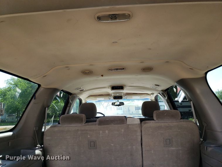 image for item DP7921 2004 Chevrolet Suburban  SUV