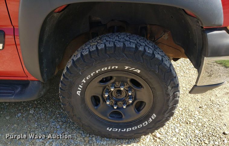 image for item DP7921 2004 Chevrolet Suburban  SUV