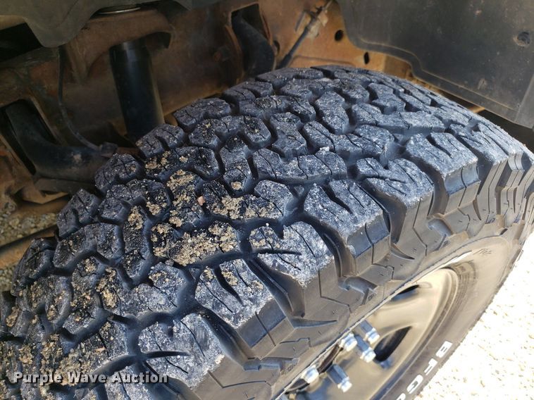 image for item DP7921 2004 Chevrolet Suburban  SUV