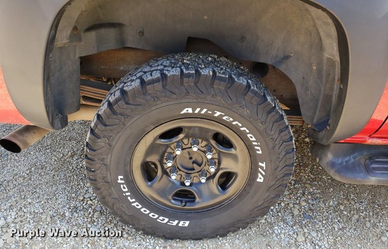 image for item DP7921 2004 Chevrolet Suburban  SUV