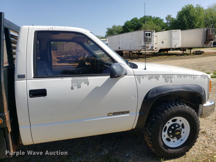 image for item DP7922 1992 Chevrolet K2500  flatbed pickup truck