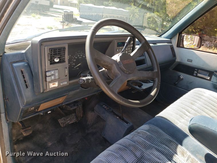 image for item DP7922 1992 Chevrolet K2500  flatbed pickup truck