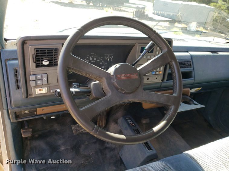 image for item DP7922 1992 Chevrolet K2500  flatbed pickup truck