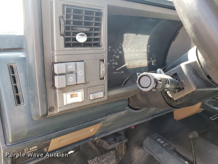 image for item DP7922 1992 Chevrolet K2500  flatbed pickup truck