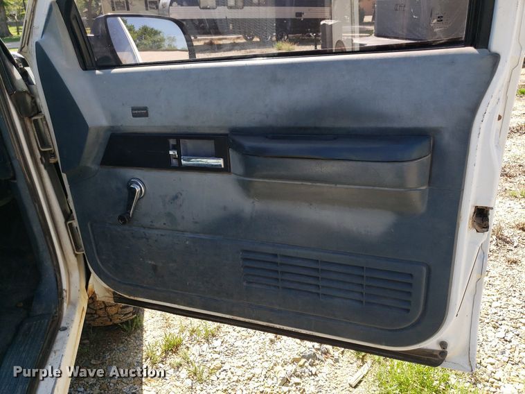 image for item DP7922 1992 Chevrolet K2500  flatbed pickup truck