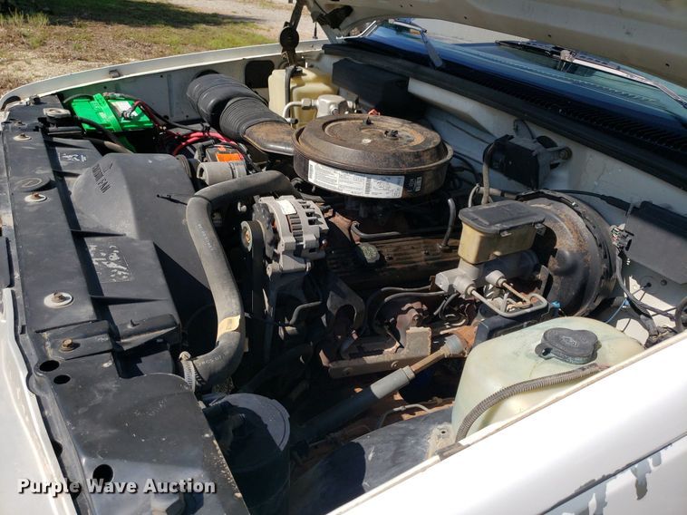 image for item DP7922 1992 Chevrolet K2500  flatbed pickup truck