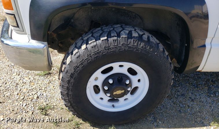 image for item DP7922 1992 Chevrolet K2500  flatbed pickup truck